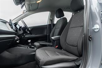 2021 Kia Rio - Thumbnail