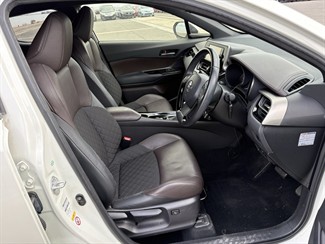 2017 Toyota C-HR - Thumbnail