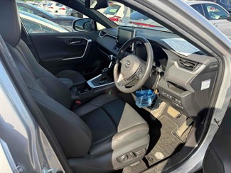 2021 Toyota RAV4 - Thumbnail