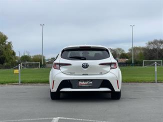 2018 Toyota Corolla - Thumbnail
