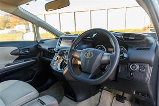2009 Toyota Wish - Thumbnail