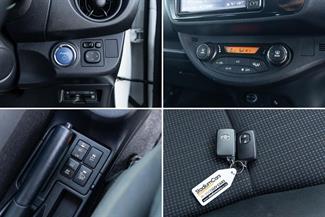 2017 Toyota Vitz - Thumbnail