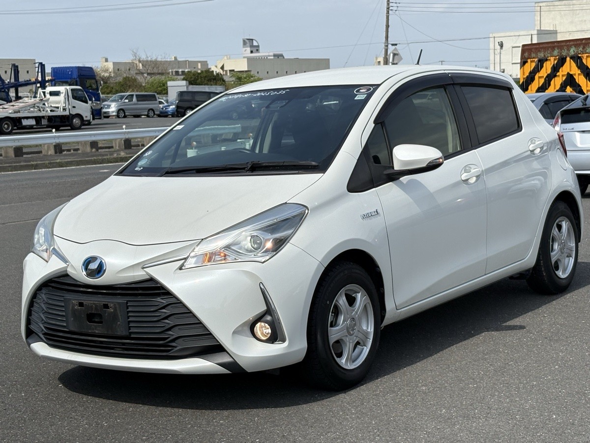 2017 Toyota Vitz