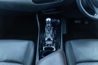 2017 Toyota C-HR - Thumbnail