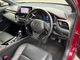 2017 Toyota C-HR - Thumbnail