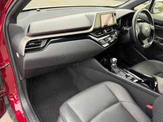 2017 Toyota C-HR - Thumbnail