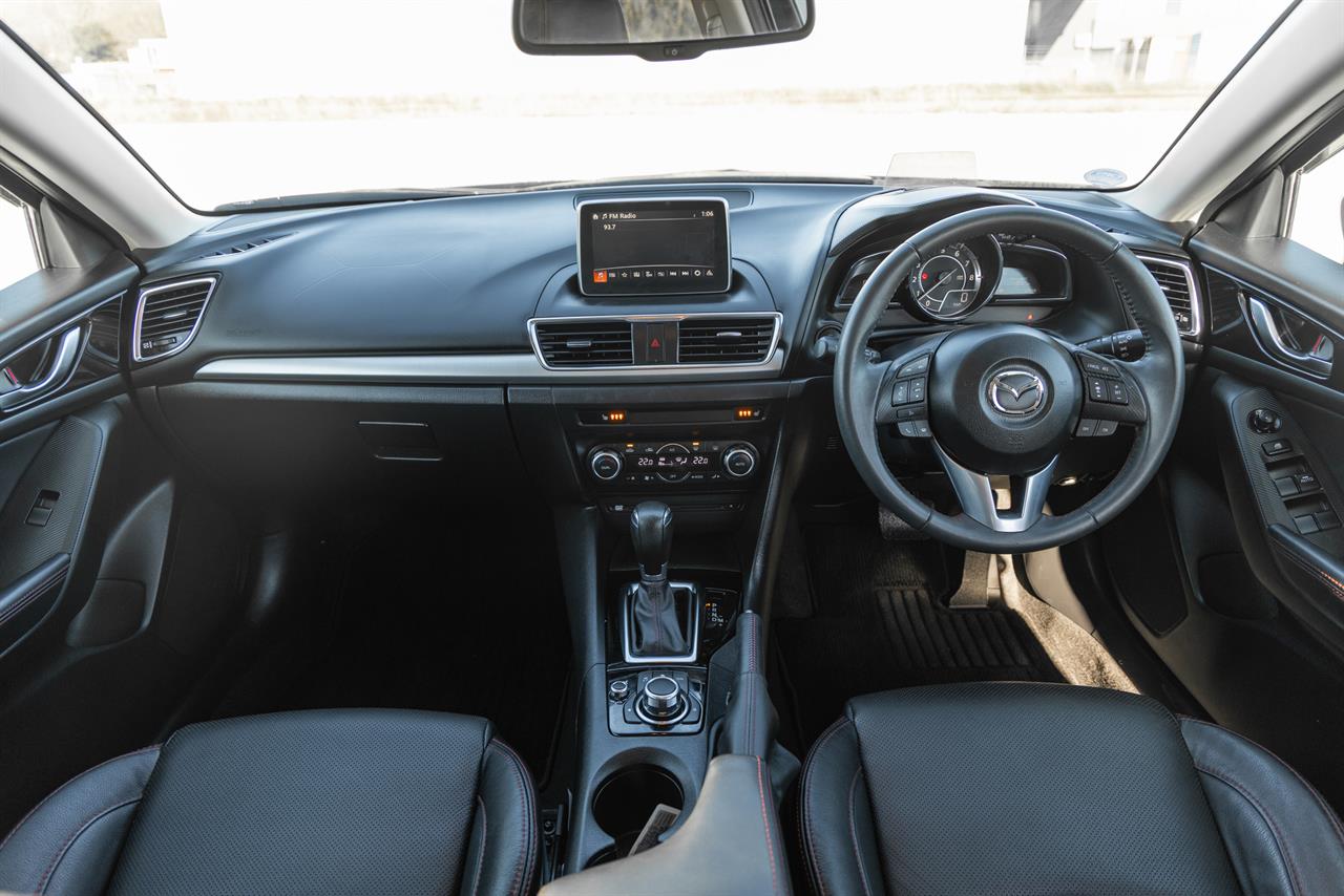 2014 Mazda Axela