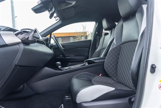 2018 Toyota C-HR - Thumbnail