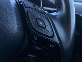 2016 Toyota C-HR - Thumbnail