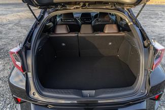 2017 Toyota C-HR - Thumbnail