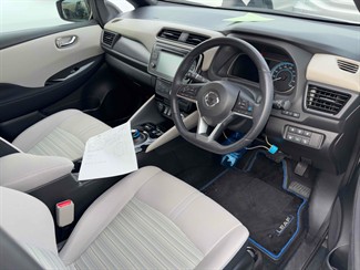 2018 Nissan LEAF - Thumbnail