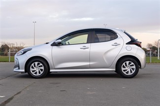 2021 Toyota Yaris - Thumbnail