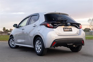 2021 Toyota Yaris - Thumbnail