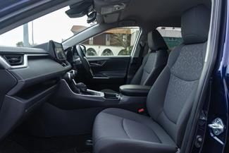 2019 Toyota RAV4 - Thumbnail