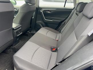 2019 Toyota RAV4 - Thumbnail