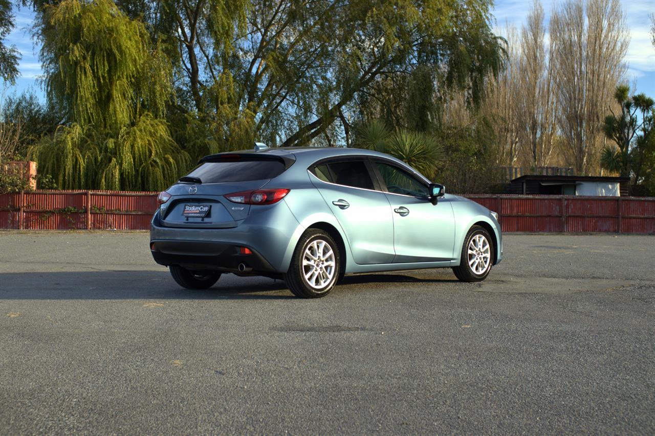 2014 Mazda Axela