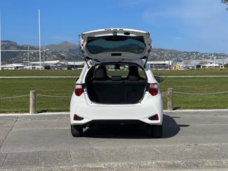 2018 Toyota Vitz - Thumbnail