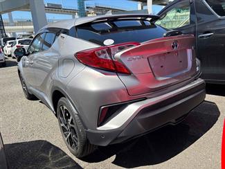 2017 Toyota C-HR - Thumbnail