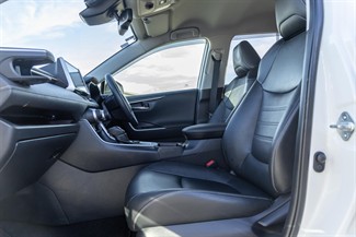 2020 Toyota RAV4 - Thumbnail