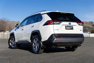 2020 Toyota RAV4 - Thumbnail