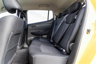 2018 Nissan LEAF - Thumbnail