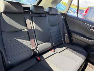 2019 Toyota RAV4 - Thumbnail