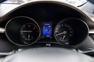 2017 Toyota C-HR - Thumbnail