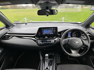 2018 Toyota C-HR - Thumbnail