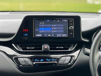 2018 Toyota C-HR - Thumbnail
