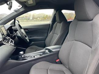 2018 Toyota C-HR - Thumbnail