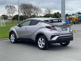 2018 Toyota C-HR - Thumbnail