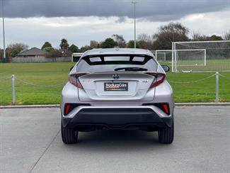 2018 Toyota C-HR - Thumbnail