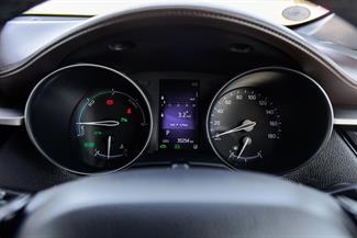2017 Toyota C-HR - Thumbnail