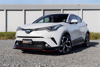 2017 Toyota C-HR - Thumbnail