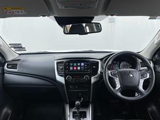 2022 Mitsubishi Triton - Thumbnail