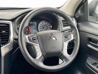 2022 Mitsubishi Triton - Thumbnail