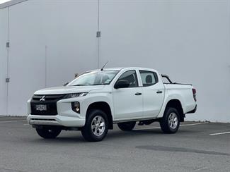 2022 Mitsubishi Triton - Thumbnail