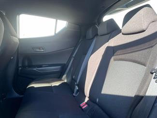 2018 Toyota C-HR - Thumbnail