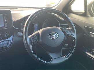 2018 Toyota C-HR - Thumbnail