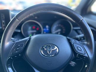 2018 Toyota C-HR - Thumbnail