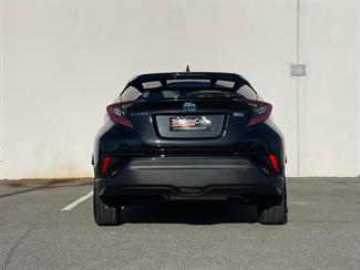 2018 Toyota C-HR - Thumbnail