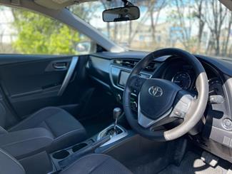 2013 Toyota Auris - Thumbnail