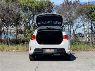 2013 Toyota Auris - Thumbnail