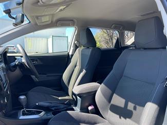 2013 Toyota Auris - Thumbnail