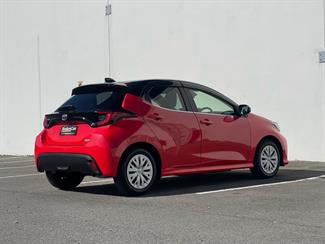 2020 Toyota Yaris - Thumbnail
