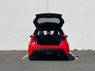 2020 Toyota Yaris - Thumbnail