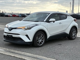 2017 Toyota C-HR - Thumbnail