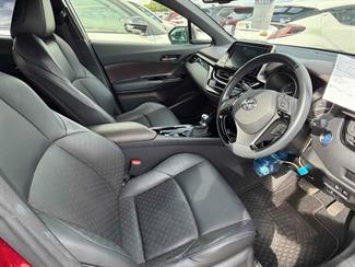 2018 Toyota C-HR - Thumbnail