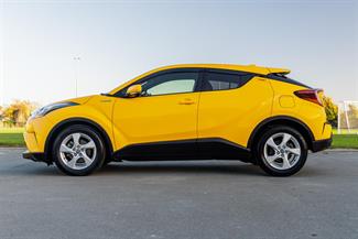 2019 Toyota C-HR - Thumbnail