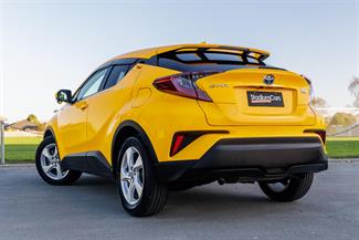 2019 Toyota C-HR - Thumbnail